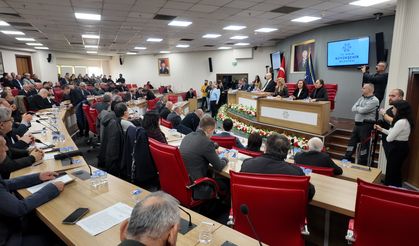 Aydın BŞB Meclisi'nde hizmet tartışması!