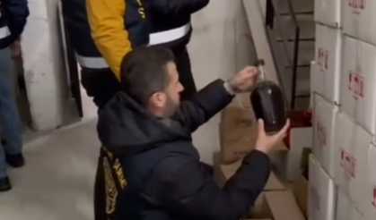 Nazilli'de depoya baskın: 2 tondan fazla sahte bal ele geçirildi