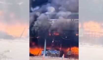 Kuşadası’nda pazar yerinde yangın!