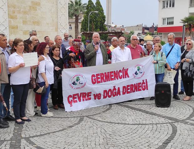 Germencik'te binlerce ağaç kurudu