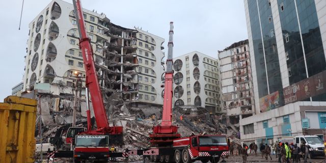 Diyarbakır'da 89 kişiye mezar olan Diyar Galeria'nın yıkımı tamamlandı