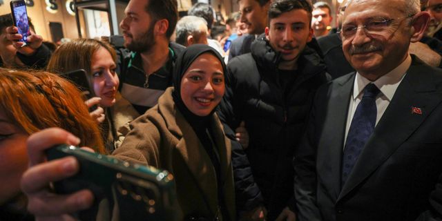Kılıçdaroğlu Konya'da gençlerle buluştu