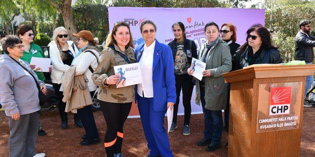 CHP Kuşadası Kadın Kollarından 8 Mart basın açıklaması