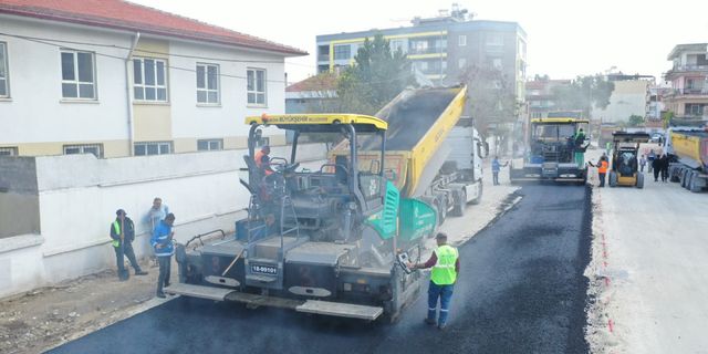 Aydın Büyükşehir Germencik'te yol çalışmalarını sürdürüyor