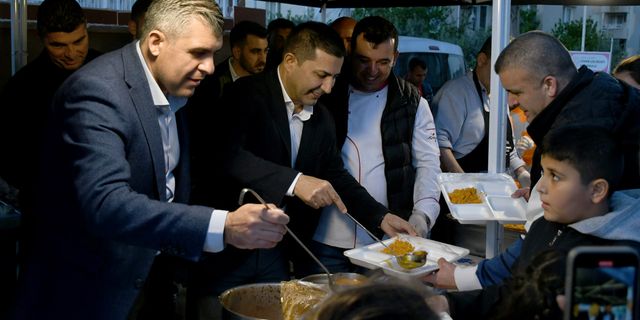 Başkan Günel Hacıfeyzullah Mahallesi sakinleriyle iftar yaptı