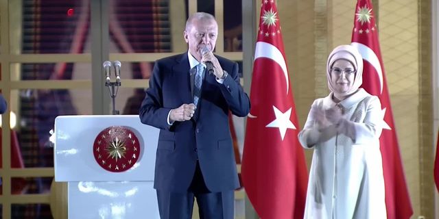 Erdoğan; "Yolumuza emin adımlarla yürüyoruz. Yürüyeceğiz"