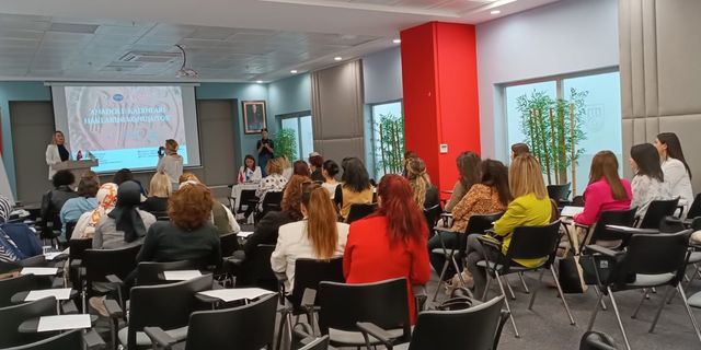 Anadolu kadınları hem iş hem haklarını konuşuyor