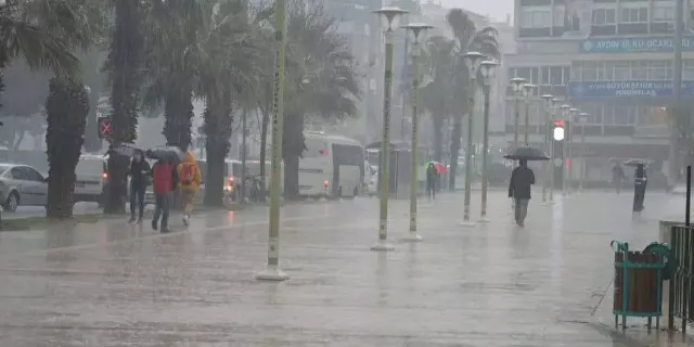 Aydın dikkat! Sağanak yağış geri dönüyor