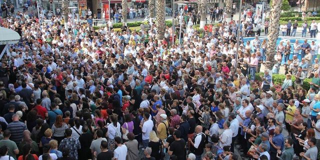 Sevilen Başkan Levent Tuncel'i binlerce kişi uğurladı