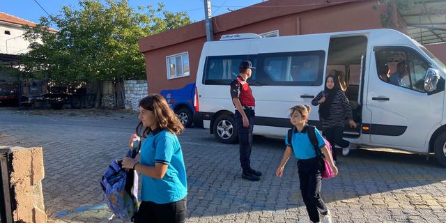 Aydın'da servis şoförlerine ve öğrencilere bilgilendirme yapıldı