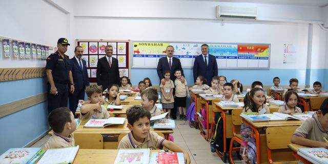 Aydın'da 190 bin 569 öğrenci için ders zili çaldı