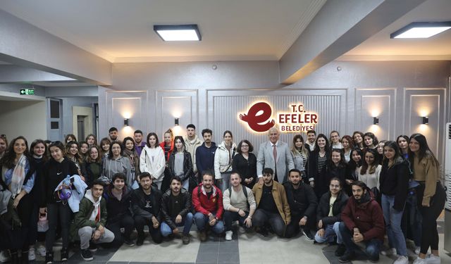 Başkan Atay İzmirli üniversite öğrencilerini ağırladı