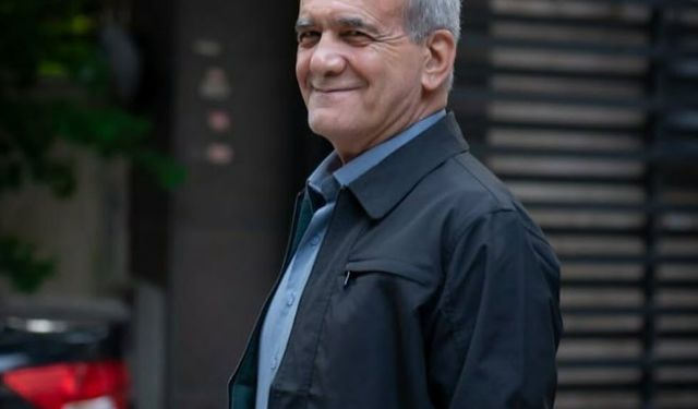 İran'da  cumhurbaşkanı reformist Mesud Pezeşkiyan oldu