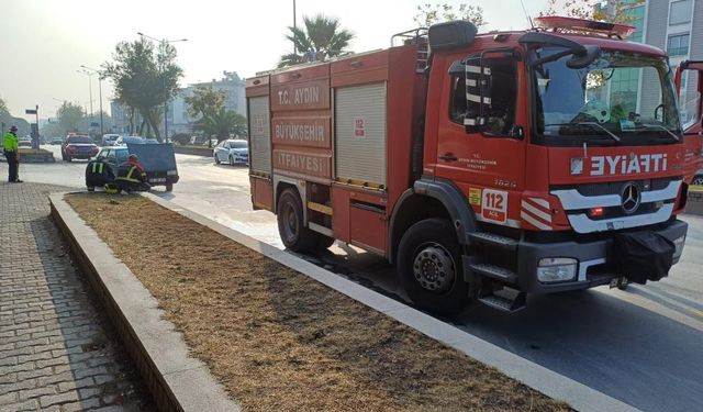 Seyir halindeki otomobildeki yangını itfaiye ekipleri söndürdü