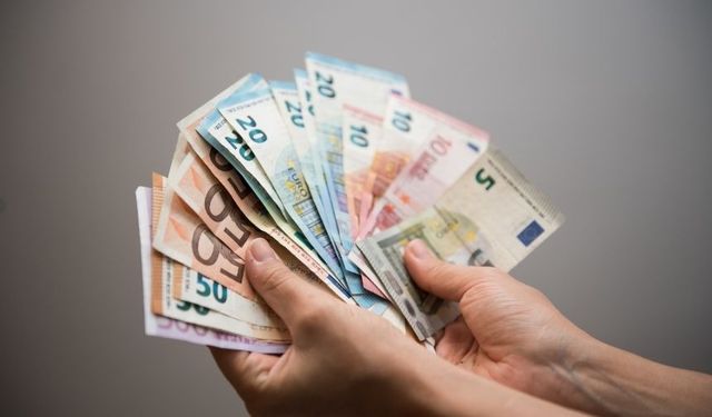 Euro ilk kez 39 lirayı aştı