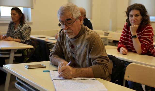 Başkan Çerçioğlu’nun çalışmaları ile her yaştan Aydınlı ingilizce öğreniyor