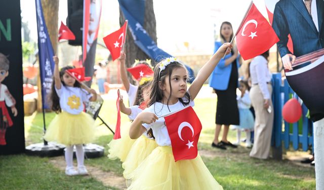 Büyükşehir Belediyesi'nin Çocuk Gelişim Merkezi'nde 23 Nisan coşkusu!