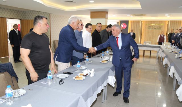 Müdür Erdoğan emekli meslektaşlarıyla bir araya geldi