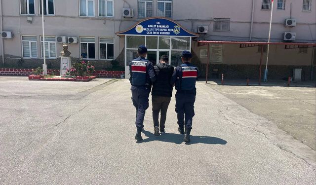 Nazilli’de dolandırıcılık suçundan aranan şahıs jandarma tarafından yakalandı