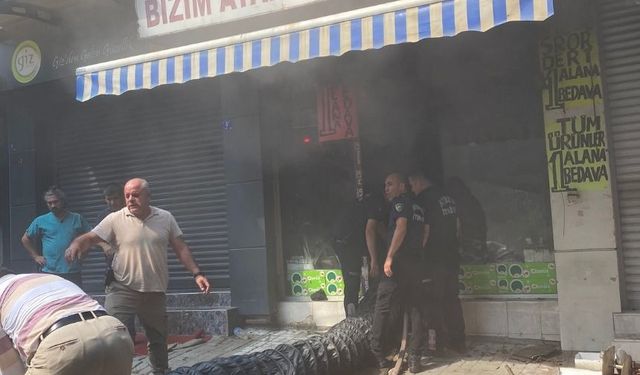 Yağcılar İçi Çarşısı'nda yangın: Ayakkabı mağazası kül oldu!