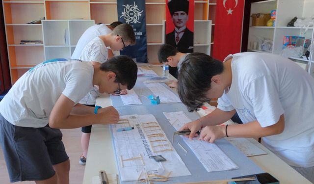Başkan Çerçioğlu’ndan geleceğin mühendislerine ilk adım: Model uçak kursları başladı