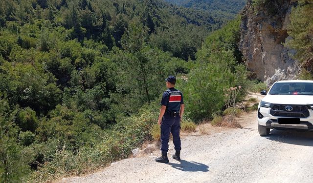 Milli Park'ta yasak bölgeye giren 12 kişiye ceza!