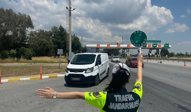 Aydın-İzmir otoyolunda göçmen kaçakçılığı operasyonu düzenlendi