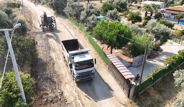 Başkan Çerçioğlu Efeler'in yollarını yeniliyor