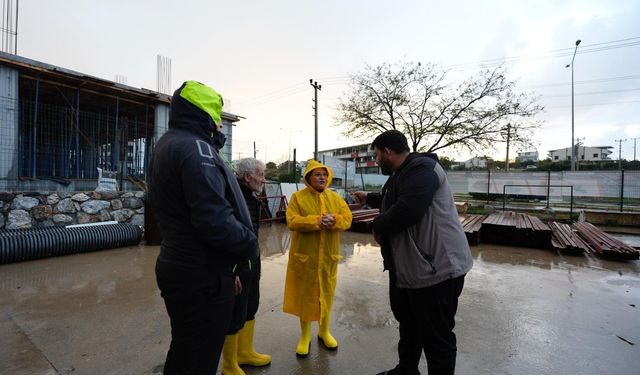 Didim Belediyesi ekiplerinden yağış sonrası anında müdahale