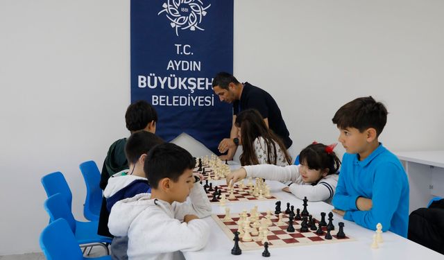 Aydın Büyükşehir Belediyesinin satranç eğitimleri sürüyor
