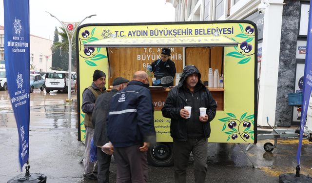 Aydın Büyükşehir Belediyesi'nden sıcak çorba ikramı