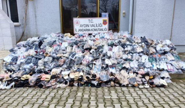 Germencik'te durdurulan araçta 890 çift sahte ayakkabı ele geçirildi