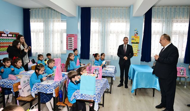 Aydın'da 200 bin 466 öğrenci karne sevinci yaşadı!