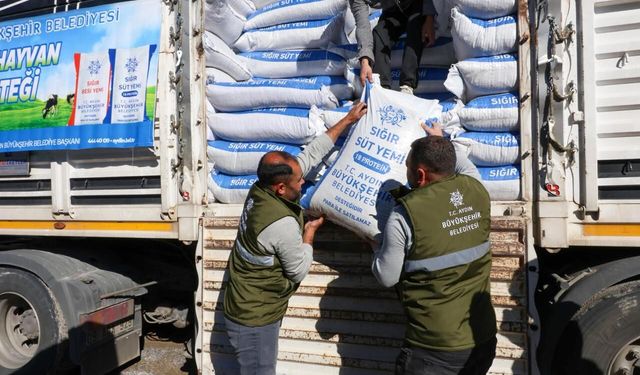 Aydın Büyükşehir Belediyesi'nin küçük üreticilere yem destekleri devam ediyor