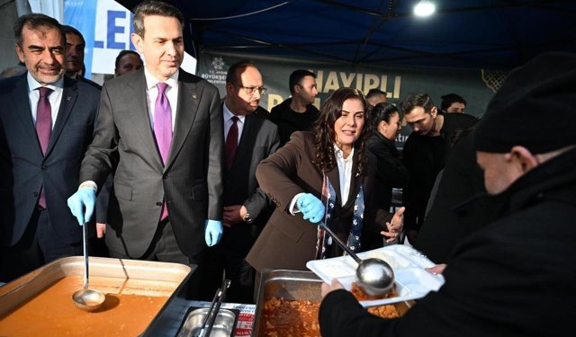 Başkan Çerçioğlu, Bakan Bayraktar ile Atatürk Kent Meydanı'nda vatandaşlarla buluştu!