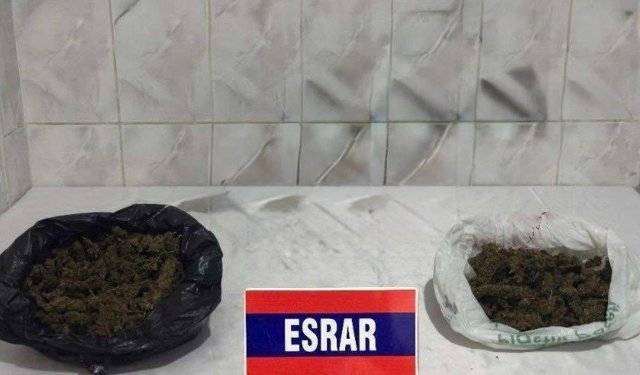Nazilli’de şüpheli araçtan uyuşturucu ve silah çıktı