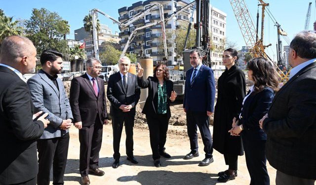 Yeni Dörtyol Köprülü Kavşağı'nda çalışmalar devam ediyor