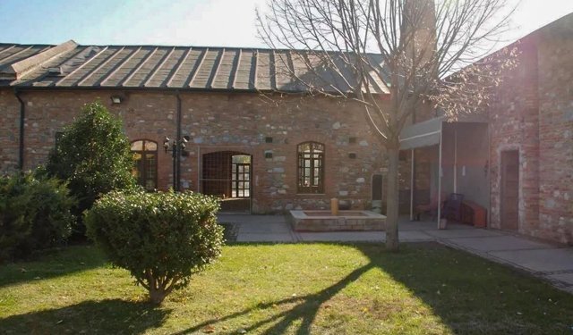 Nevzat Biçer Konferans Salonu’nun tapusu el değiştirdi!