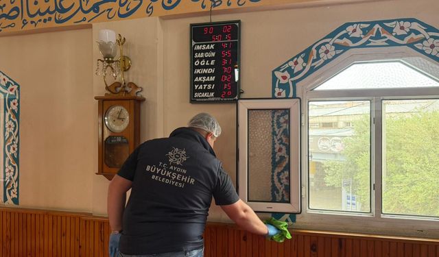 Aydın Büyükşehir Belediyesi'nden Kurban Bayramı öncesi camilerde temizlik