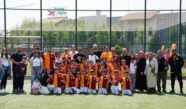 Efeler Galatasaray Futbol Okulu’nda geleceğin futbolcuları yetişiyor