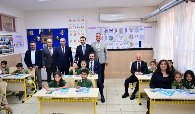 Aydın’da 190 bini aşkın öğrenci karne sevinci yaşadı
