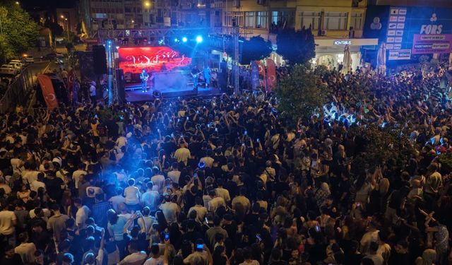 Başkan Çerçioğlu Nazilli'de vatandaşları 'Yaz Konseri' ile buluşturdu