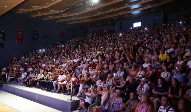 Başkan Çerçioğlu Didim'de vatandaşları 'Yaz Konseri' ile buluşturdu