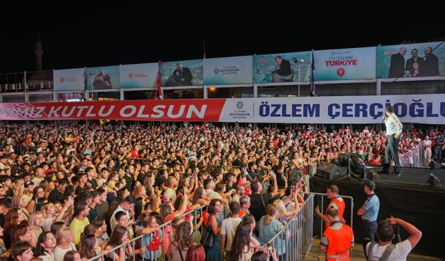 Başkan Çerçioğlu Aydınlıları 30 Ağustos Zafer Bayramı'nda unutulmaz kutlamalarla buluşturdu