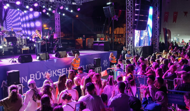 Başkan Çerçioğlu'ndan Buharkent'in düşman işgalinin kurtuluşunun 104. yılında coşkulu konser