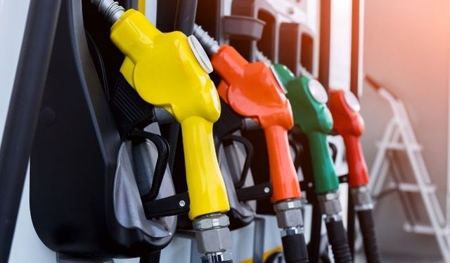 Motorinin litre fiyatı 3 haneyi gördü!