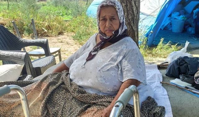Umurlu'da çöp evde yaşayan yaşlı kadın için yardım çağrısı!