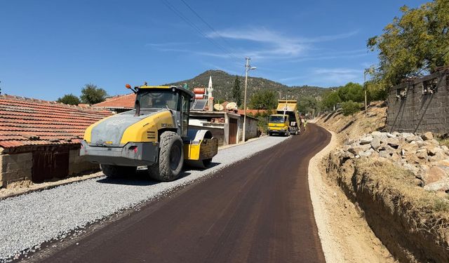 Başkan Çerçioğlu Aydın'ın dört bir yanında yol yapım, onarım ve düzenleme çalışmalarını sürdürüyor!