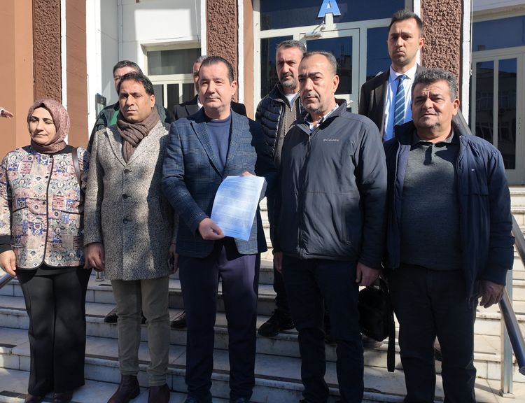 AK Parti Efeler'den Hikmet Saatçı hakkında suç duyurusu!