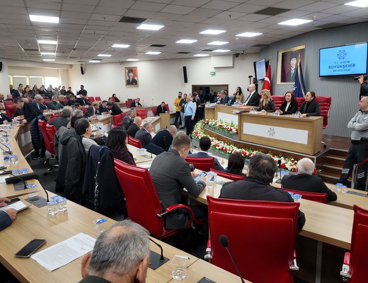 Aydın BŞB Meclisi'nde hizmet tartışması!